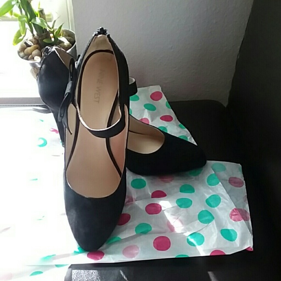 Nine West - Picture 4 of 5